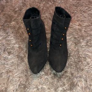 Woman’s 3 inch heels